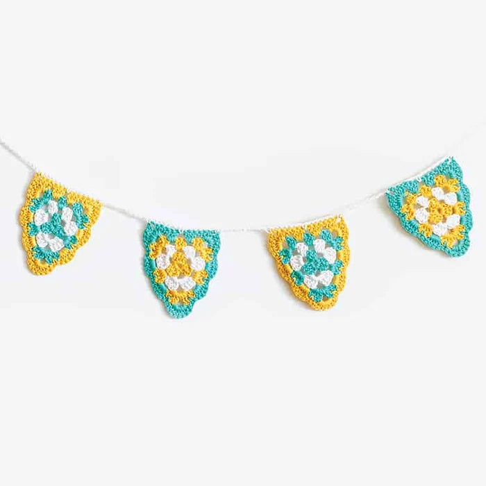 Happy Cotton Book 4 Seasonal Bunting - DMC