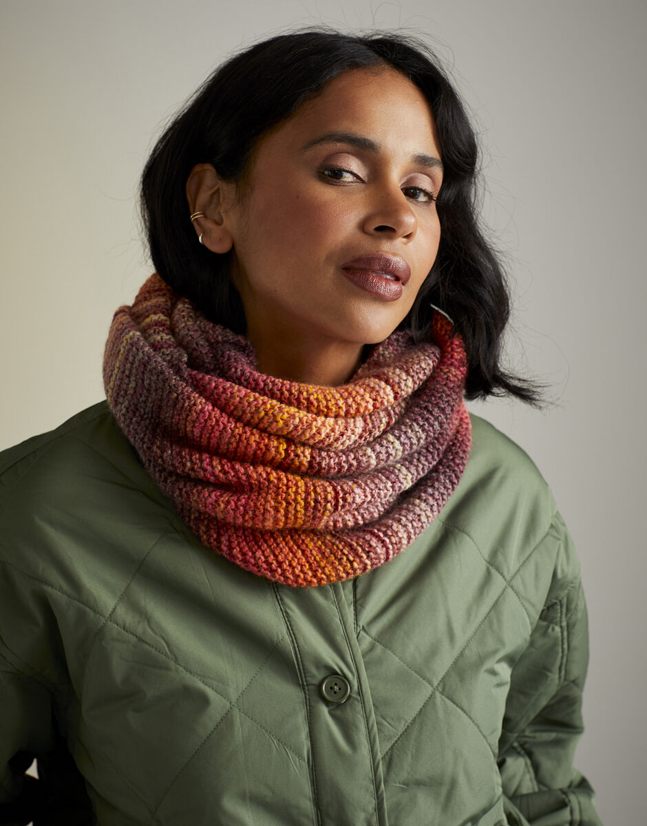 Sunset Stroll Snood in Jewelspun - Sirdar 10729