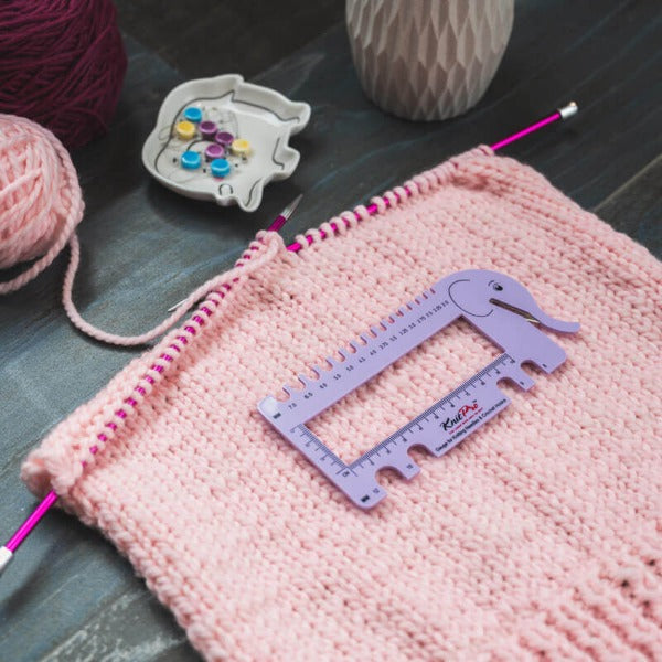 Needle and Crochet View Sizer with Yarn Cutter - KnitPro