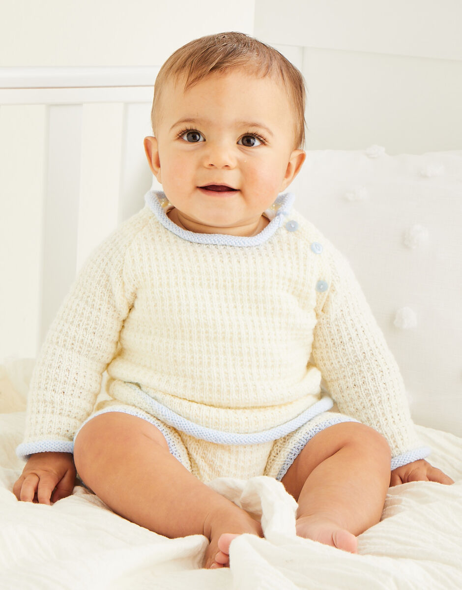 Little Ribbed Shorts Set in Snuggly 3 ply - Sirdar 5519